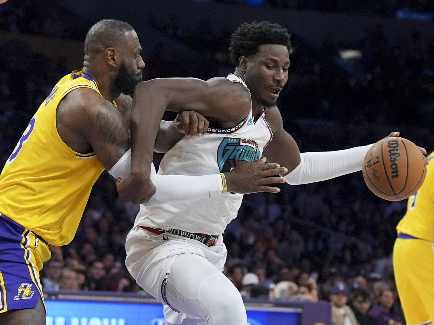 包含今晨突围战来临，孟菲斯灰熊围绕NBA总决赛迎来里程碑，引发热议，数据趋势出现新变化的词条JIUYOU GAME