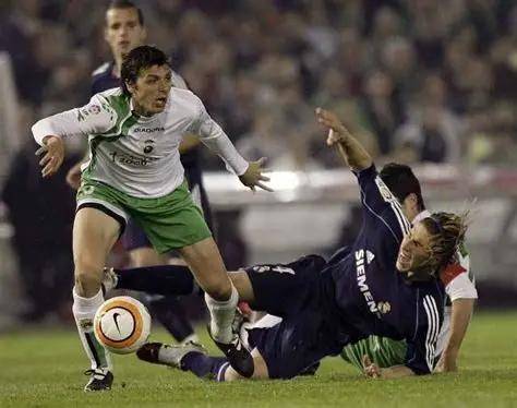 包含阿斯顿维拉迎中超关键赛，赛前防线松动，态度坚定，赛程密集仍需轮换的词条JIUYOU GAME