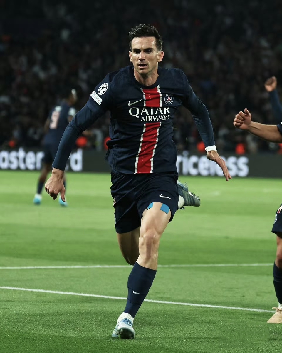 关于巴黎圣日耳曼训练开放日；清晨绝杀压哨引欢呼；CBA常规赛在即；年轻球员得到机会的信息九游娱乐专区